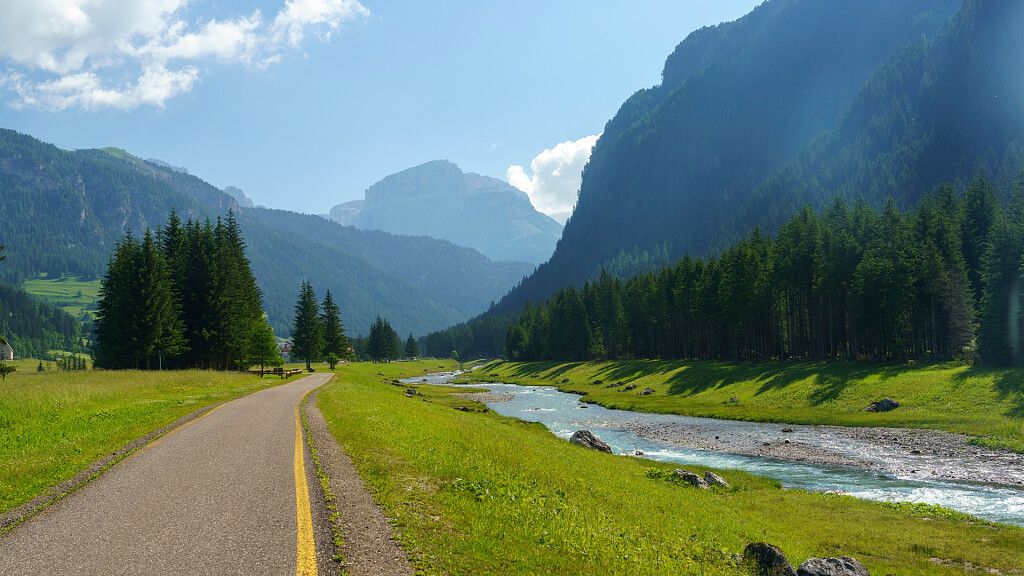 cycling lanes and bike path in the dolomites